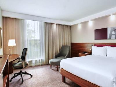bedroom 1 - hotel hampton by hilton bristol city centre - bristol, united kingdom