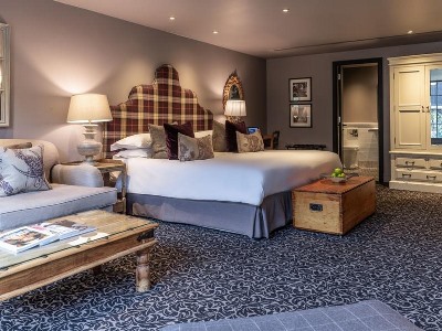 bedroom - hotel lygon arms - broadway, united kingdom