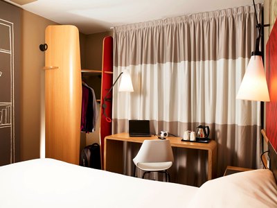bedroom 2 - hotel ibis cambridge central station - cambridge, united kingdom