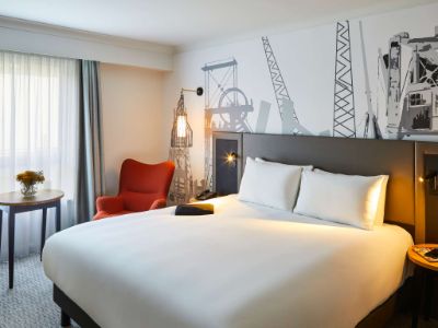 bedroom - hotel mercure cardiff north - cardiff, united kingdom