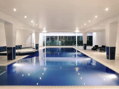 indoor pool - hotel mercure cardiff holland house hotel spa - cardiff, united kingdom