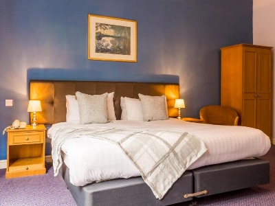 bedroom 2 - hotel the county - carlisle, united kingdom