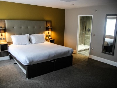bedroom - hotel crabwall manor hotel and spa chester - chester, united kingdom