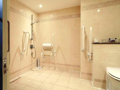 bathroom - hotel macdonald portal - chester, united kingdom