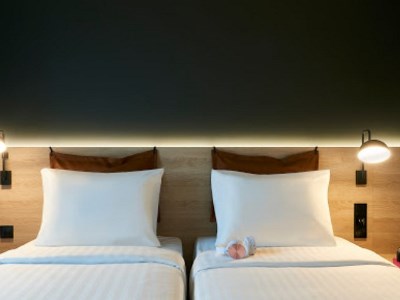 bedroom - hotel moxy chester - chester, united kingdom