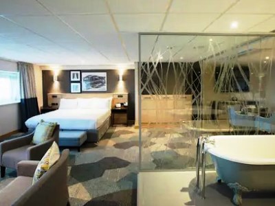 suite - hotel doubletree coventry bldg society arena - coventry, united kingdom
