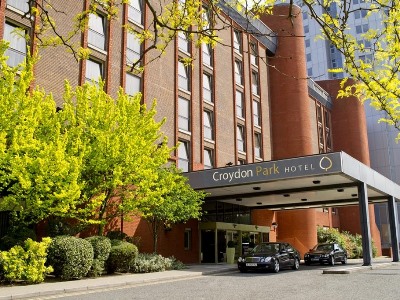 exterior view - hotel croydon park - croydon, united kingdom