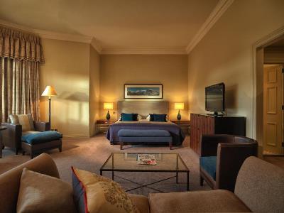 bedroom - hotel balmoral - edinburgh, united kingdom