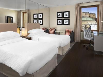 bedroom 1 - hotel sheraton grand htl and spa - edinburgh, united kingdom