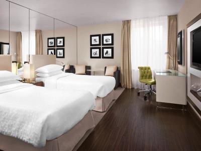 bedroom 3 - hotel sheraton grand htl and spa - edinburgh, united kingdom