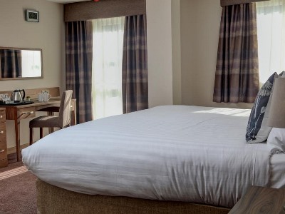 bedroom 1 - hotel best western kings manor - edinburgh, united kingdom