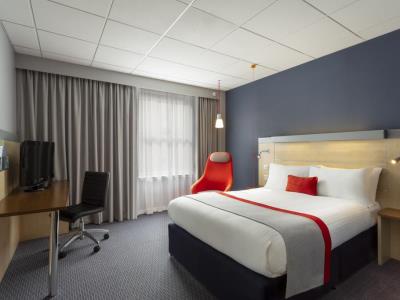 bedroom 1 - hotel holiday inn exp edinburgh city ctr - edinburgh, united kingdom