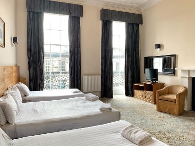 bedroom - hotel cairn - edinburgh, united kingdom