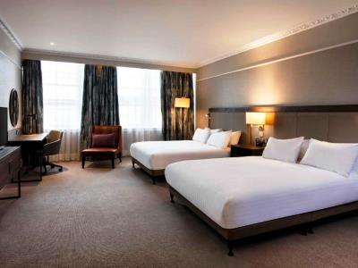 bedroom 2 - hotel hilton edinburgh carlton - edinburgh, united kingdom