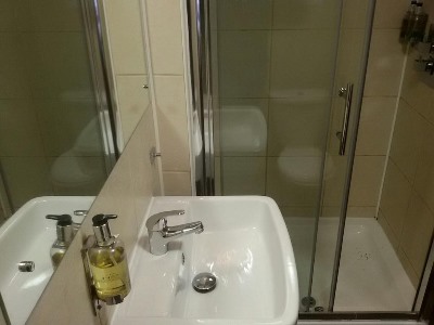 bathroom - hotel adelphi - edinburgh, united kingdom