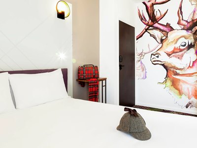 bedroom 1 - hotel ibis styles centre st andrew square - edinburgh, united kingdom