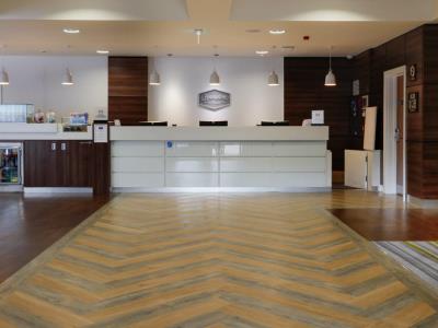 lobby - hotel hampton by hilton exeter airport - exeter, united kingdom