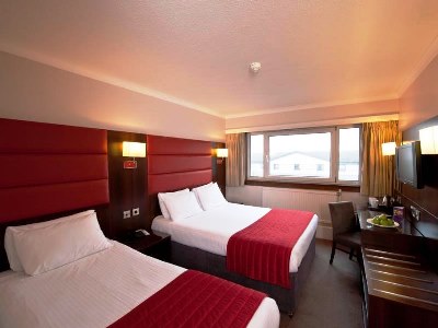 bedroom - hotel leonardo inn hotel glasgow west end - glasgow, united kingdom