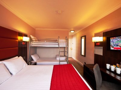 bedroom 1 - hotel leonardo inn hotel glasgow west end - glasgow, united kingdom