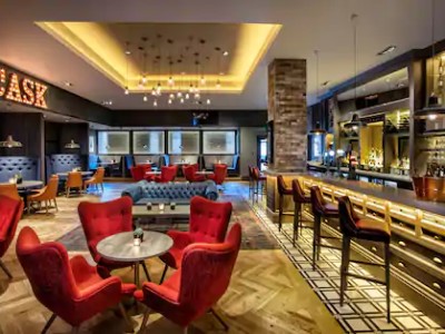 bar - hotel doubletree by hilton glasgow central - glasgow, united kingdom