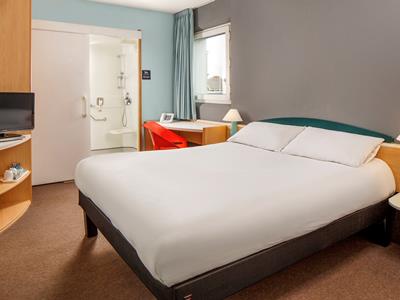 bedroom 1 - hotel ibis hull city centre - kingston upon hull, united kingdom