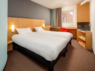 bedroom 3 - hotel ibis hull city centre - kingston upon hull, united kingdom