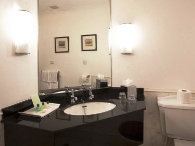 bathroom - hotel royal highland (single) - inverness, united kingdom