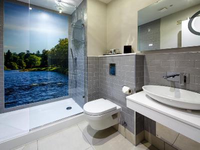 bathroom 1 - hotel mercure inverness - inverness, united kingdom