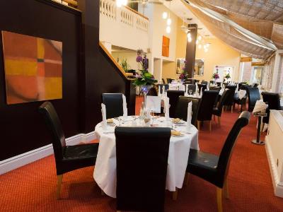 restaurant - hotel kingston lodge hotel - kingston thames, united kingdom