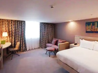bedroom - hotel hampton by hilton leeds city centre - leeds, united kingdom
