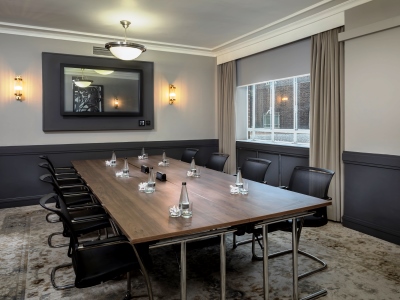 conference room - hotel queens - leeds, united kingdom