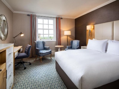 bedroom - hotel oulton hall hotel, spa and golf resort - leeds, united kingdom