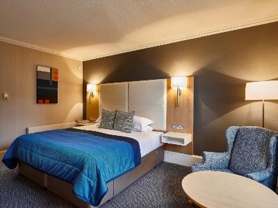 bedroom 3 - hotel oulton hall hotel, spa and golf resort - leeds, united kingdom