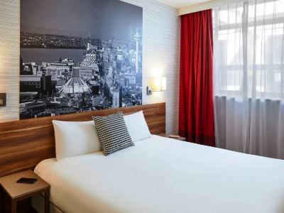 bedroom 1 - hotel adagio aparthotel liverpool centre - liverpool, united kingdom