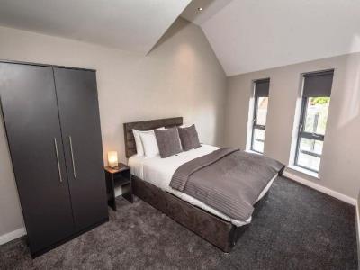 bedroom 3 - hotel dream apartment water street - liverpool, united kingdom