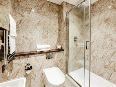 bathroom - hotel terlon apartments - liverpool, united kingdom