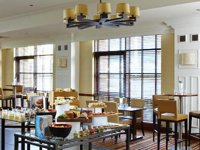 breakfast room - hotel delta hotels liverpool city centre - liverpool, united kingdom