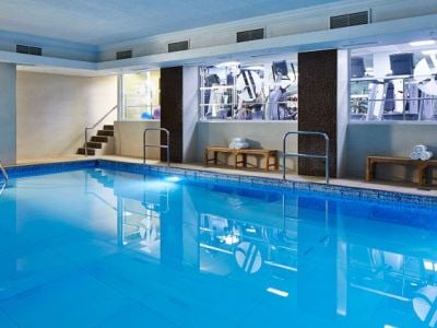indoor pool - hotel marriott marble arch - london, united kingdom