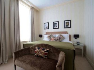 bedroom - hotel xenia london - london, united kingdom