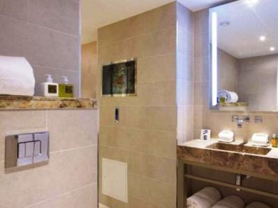 bathroom - hotel xenia london - london, united kingdom