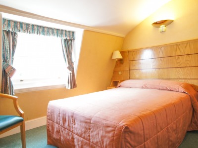 bedroom - hotel nayland - london, united kingdom