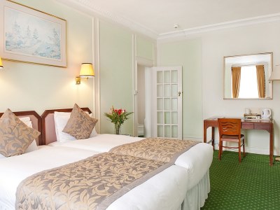 bedroom 3 - hotel astor court - london, united kingdom