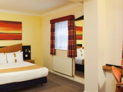 bedroom 2 - hotel holiday inn express london-victoria - london, united kingdom