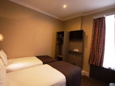 bedroom 3 - hotel the brunel - london, united kingdom
