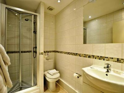 bathroom - hotel the brunel - london, united kingdom