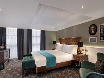 bedroom 2 - hotel 100 queen's gate curio collection hilton - london, united kingdom