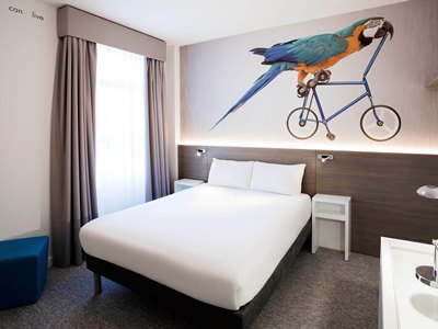 bedroom 2 - hotel heeton concept hotel - kensington london - london, united kingdom