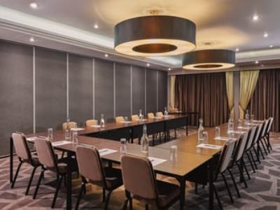 conference room 1 - hotel doubletree by hilton london - ealing - london, united kingdom
