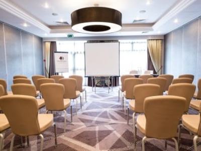 conference room 5 - hotel doubletree by hilton london - ealing - london, united kingdom