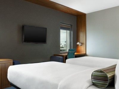 bedroom - hotel aloft london excel - london, united kingdom